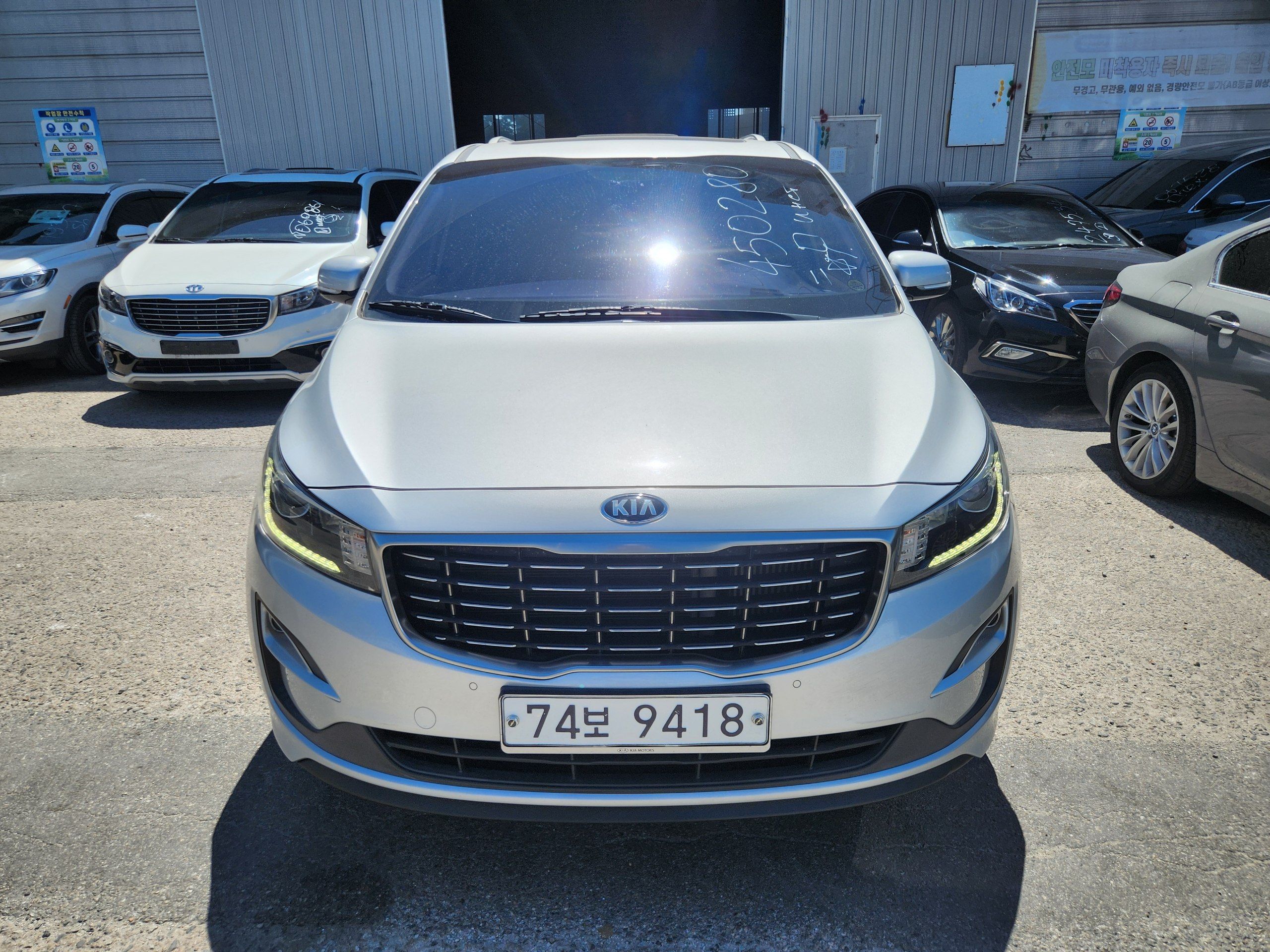 2018 Kia Carnival — Майданчик